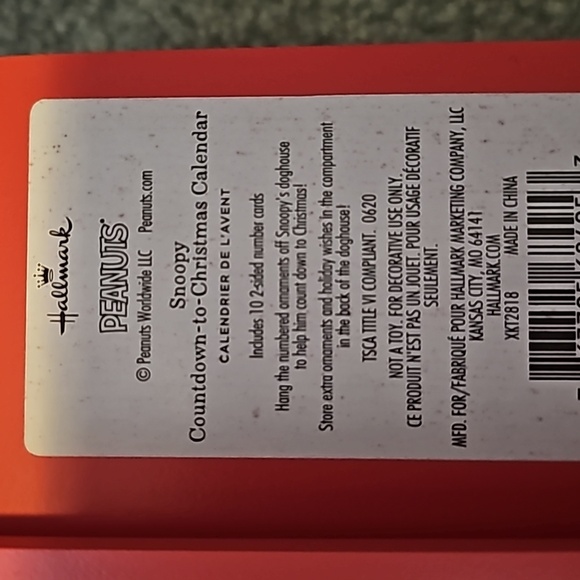 Hallmark Peanuts Snoopy on Dog House Christmas Countdown Calendar Decoration NWT - Picture 8 of 8